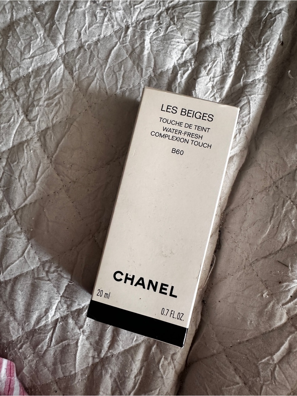 CHANEL Les Beiges Touche De Teint B60 - Off-White Packaging